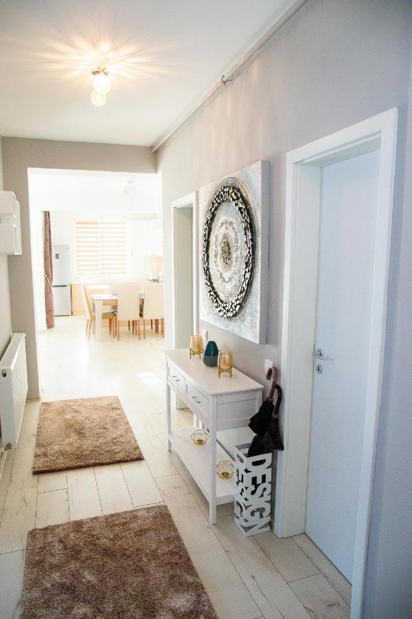 Apartament Luxury Irina Apartamento Rîşnov Exterior foto